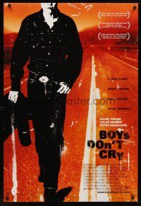 8z121 BOYS DON'T CRY 1sh '99 Hilary Swank, a true story about finding the courage to be yourself!