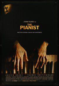 8z569 PIANIST DS 1sh '02 directed by Roman Polanski, Adrien Brody, piano image!