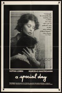 9c778 SPECIAL DAY 1sh '77 great image of Sophia Loren & Marcello Mastroianni!