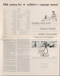9e425 MAN IN THE MIDDLE pressbook '64 Robert Mitchum, France Nuyen, directed by Guy Hamilton!