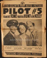 9e439 PILOT #5 pressbook '42 pretty Marsha Hunt between aviators Gene Kelly & Franchot Tone!