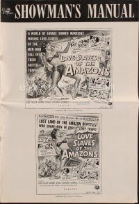 9h453 LOVE-SLAVES OF THE AMAZONS pb '57 art of sexy barely-dressed female native throwing spear!