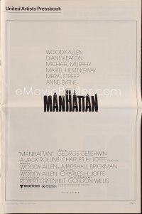9h456 MANHATTAN pressbook '79 classic image of Woody Allen & Diane Keaton by Brooklyn bridge!