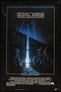 9k261 EXPLORERS 1sh '85 Joe Dante directed, image of bikes & skateboard by glowing fence!