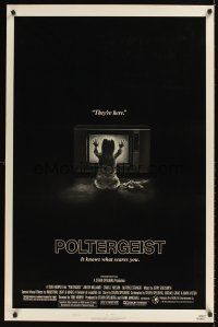 9k565 POLTERGEIST style B 1sh '82 Tobe Hooper, classic, they're here, Heather O'Rourke by TV!