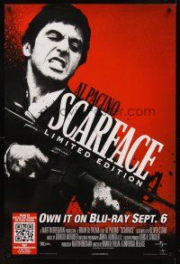 9k626 SCARFACE video 1sh R11 Al Pacino as Tony Montana in classic pose w/his little friend!