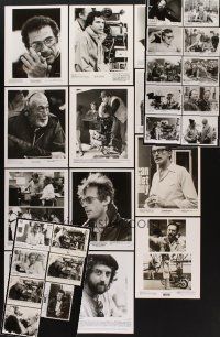 9m016 LOT OF 29 CANDID 8X10 STILLS SHOWING DIRECTORS '70s-90s John Huston, Fellini & more!