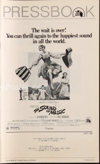 9m325 SOUND OF MUSIC pressbook R73 classic artwork of Julie Andrews & top cast by Howard Terpning!