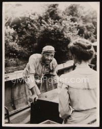 9p017 AFRICAN QUEEN Swedish 8x10.5 still '52 wonderful image of Humphrey Bogart talking to Hepburn!