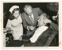 9r331 HOUSE OF DRACULA candid 8x10 still '45 Mad Onslow Stevens is made up as Jane Adams watches!