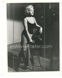 9r012 LET'S MAKE LOVE deluxe English 8x10 still '60 super sexy Marilyn Monroe sitting on stage!