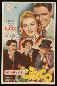 9z069 AT THE CIRCUS Spanish herald '45 Groucho, Chico & Harpo, Marx Brothers, different image!