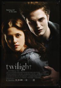 1g744 TWILIGHT advance DS 1sh '08 c/u of Kristen Stewart & Robert Pattinson, vampires!