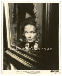 1m589 SCARLET EMPRESS 8x10 still '34 Josef von Sternberg, great c/u of Marlene Dietrich in window!