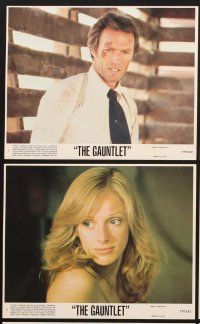 1w073 GAUNTLET 8 8x10 mini LCs '77 full-length bloodied Clint Eastwood with gun in train car!