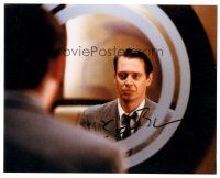 2a961 STEVE BUSCEMI signed color 8x10 REPRO still '00 c/u looking in mirror from The Impostors!