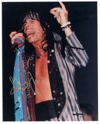 2a964 STEVEN TYLER signed color 8x10 REPRO still '00s c/u of the rock star singing into microphone!