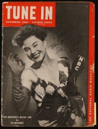 2a232 HILDEGARDE signed magazine November 1944 on the cover of Tune In!