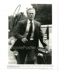 2a282 CLINT EASTWOOD signed 8x10 still '93 as a secret service agent from In the Line of Fire!