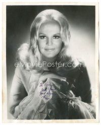 2a352 PEGGY LEE signed deluxe 8x10 still '60s waist-high portrait of the sexy singer/actress!