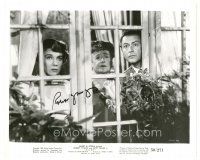 2a367 ROBERT YOUNG signed 8x10 still '50 peeking through window w/ Betsy Drake in The Second Woman!
