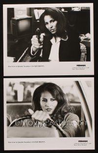 2e721 JACKIE BROWN 2 8x10 stills '97 Tarantino, great images of Pam Grier pointing gun & driving car