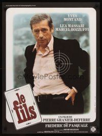 2f538 SON French 23x32 '73 cool image of Yves Montand in crosshairs!