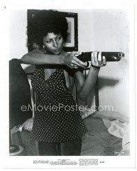 2g194 COFFY 8x10 still '73 great close up of sexy Pam Grier with sawed off shotgun!