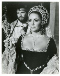 2g284 ELIZABETH TAYLOR 7.5x9.5 still '70 cameo as Masked Lady from Anne of the Thousand Days!