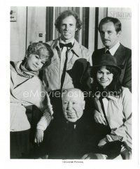 2g306 FAMILY PLOT candid 8x9.75 still '76 director Alfred Hitchcock in family portrait w/ top stars