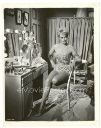 2g451 JANIS PAIGE 8x10 still '60 as sexy showgirl w/lookalike doll in Please Don't Eat the Daisies