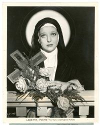 2g512 LORETTA YOUNG 8x10 still '32 great close up in nun's habit & carrying cross from The Miracle