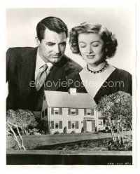 2g579 MR. BLANDINGS BUILDS HIS DREAM HOUSE 8x10 still '48 Cary Grant & Myrna Loy with scale model!