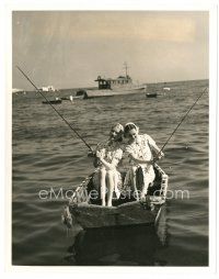 2g611 OLIVIA DE HAVILLAND/ANITA LOUISE candid 8x10 still '30s fishing in skiff by Scotty Welbourne!