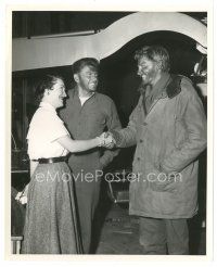 2g643 PRISONER OF WAR candid 8x10 still '54 Ronald Reagan introduces wife Nancy Davis to Forrest!