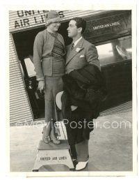 2g769 THELMA TODD 6.5x8.5 news photo '33 cooly greeting husband at airport returning from Europe!