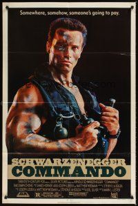 2j226 COMMANDO 1sh '85 cool image of Arnold Schwarzenegger w/grenades!