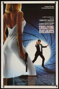 2t422 LIVING DAYLIGHTS int'l 1sh '87 Timothy Dalton as James Bond & sexy Maryam d'Abo with gun!