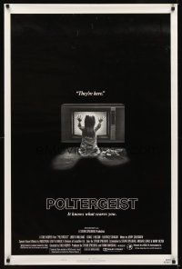 2t541 POLTERGEIST style B 1sh '82 Tobe Hooper, classic, they're here, Heather O'Rourke by TV!