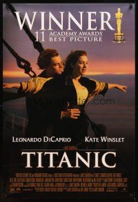 2t725 TITANIC style D int'l DS 1sh '97 great romantic image of Leonardo DiCaprio & Kate Winslet!
