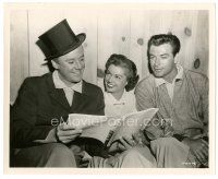 2s274 EASY TO LOVE candid 8x10 still '53 Esther Williams, Van Johnson & Bromfield look at photos!
