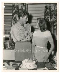 2s412 HOLIDAY AFFAIR 8x10 key book still '49 Janet Leigh & Mitchum with birthday cake by Bachrach