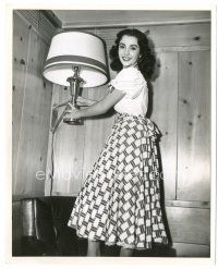 2s487 JULIA MISBEHAVES candid 8x10 key book still '48 Elizabeth Taylor in her first grown-up role!