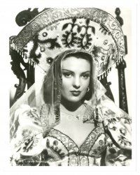 2s537 LINDA DARNELL 8x10 still '46 sexy c/u in great costume from Anna and the King of Siam!