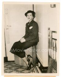 2s760 SABOTAGE candid 8x10 still '36 Hitchcock, Sylvia Sidney talks about her role on ship!