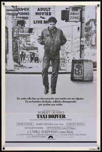 2w871 TAXI DRIVER Spanish/U.S. 1sh '76 Robert De Niro walking on street, directed by Martin Scorsese!