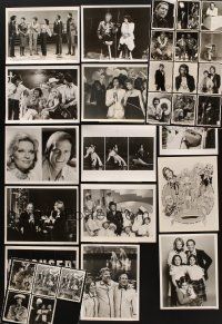 3a114 LOT OF 31 TV STILLS '70s-80s great images of singers & music related scenes!