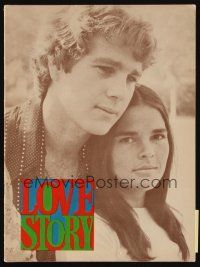 3a496 LOVE STORY program book '70 great romantic close up of Ali MacGraw & Ryan O'Neal!