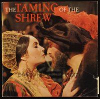3a521 TAMING OF THE SHREW program book '67 great images of Elizabeth Taylor & Richard Burton!