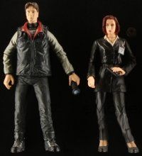 3a566 X-FILES set of 4 action figures '98 David Duchovny, Gillian Anderson with corpse & gurney!